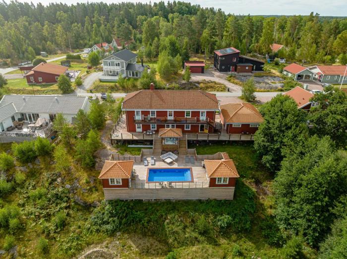Exklusiv Villa med Pool, Spa, Golf - Unik oas i Trosa