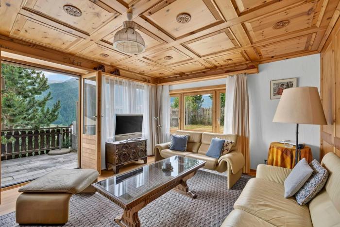 5 bedrooms Family Home near Sankt Moritz