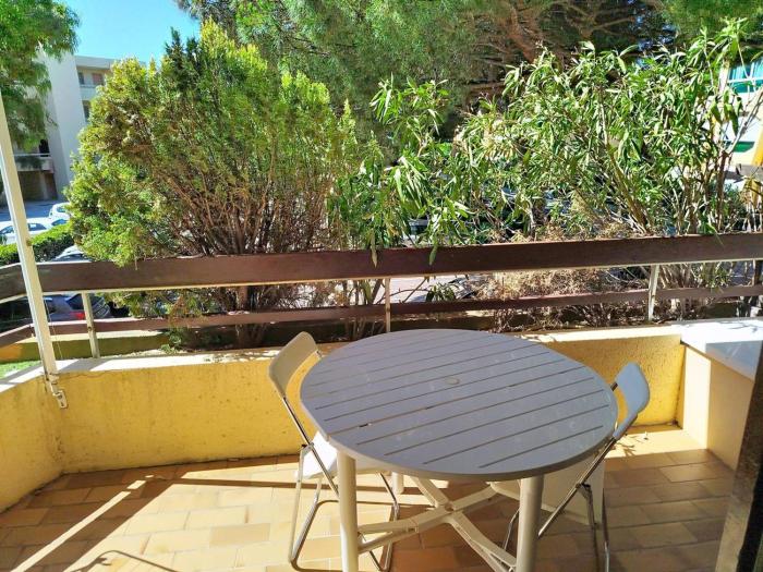 Appartement T2 Climatise avec Loggia à La Favière, Proche Plages et Commerces, Parking Inclus - FR-1-610-2