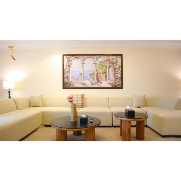 3BR Corniche - Luxury Stay with Sea Views