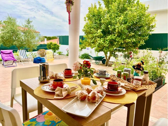 Retiro DAlma - Beautiful Villa with Garden & BBQ Near Sesimbra Beach
