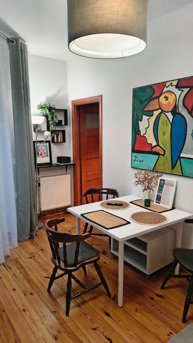 Chrobry Square - Art Apartament