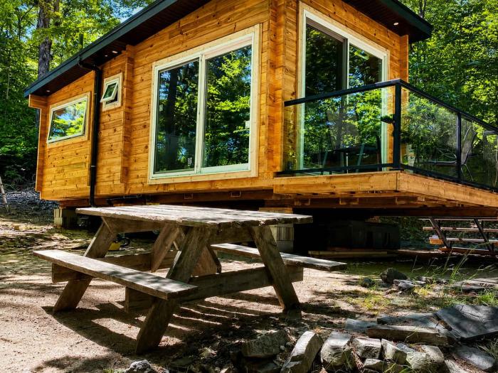 1-bedroom Unique Eco Log Cabins in Parry Sound #104