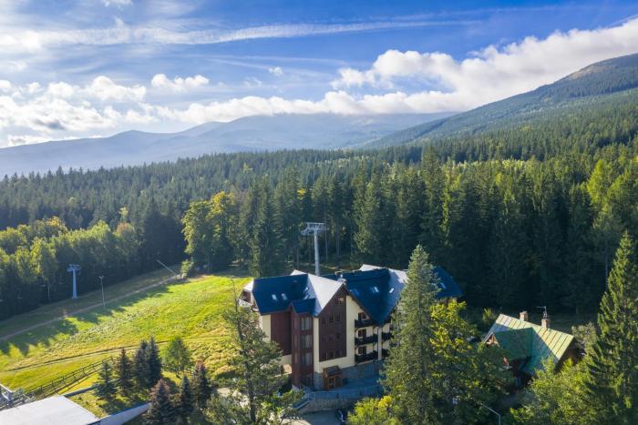 Apartament Lola 26 Deluxe przy stoku z balkonem