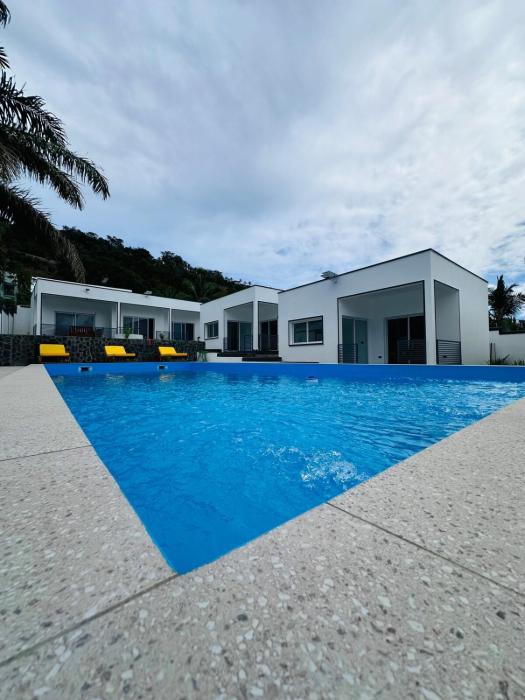 Appart neuf climatisé, piscine Nosy be