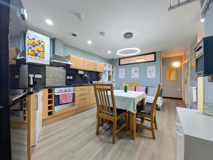 Cosy 2-Bed Free Parking, Near Etihad & City Centre