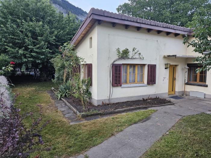 Cozy Garden House in Felsberg near Chur