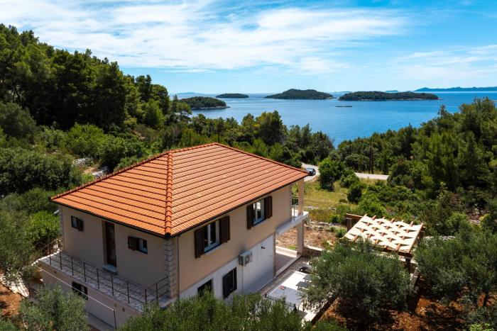 Family-friendly house with hot tub Prizba, Korcula - 15468