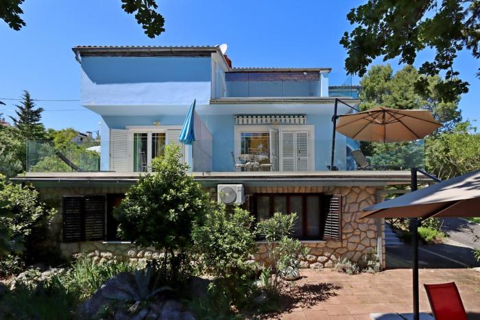 Apartments by the sea Cizici, Krk - 22430