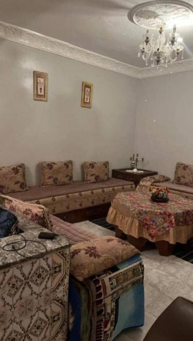 Superbé appartement bien équipé situé environ 300 mètres de la plage