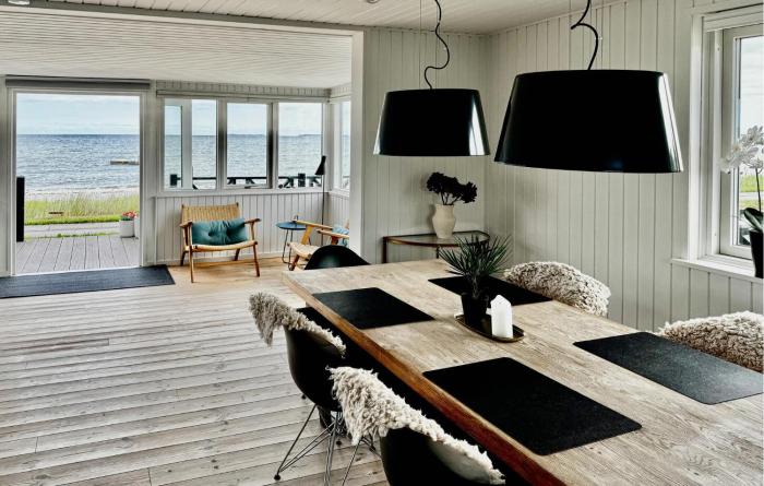 Awesome Home In Otterup With Wifi