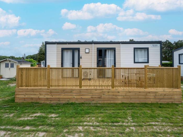 Nature-Rich Caravan Retreat for 6