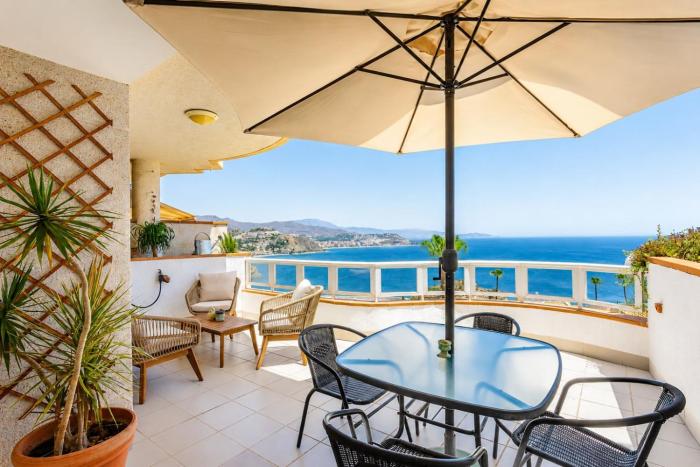Las Lomas Marina Sea Views & Pool