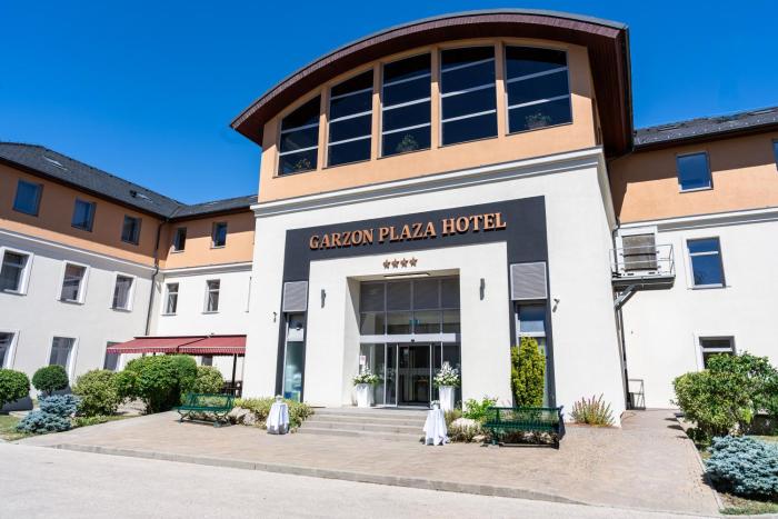 Hotel Garzon Plaza