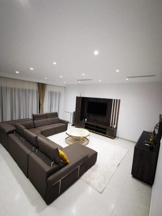 Penthouse spacieux, moderne et paisible