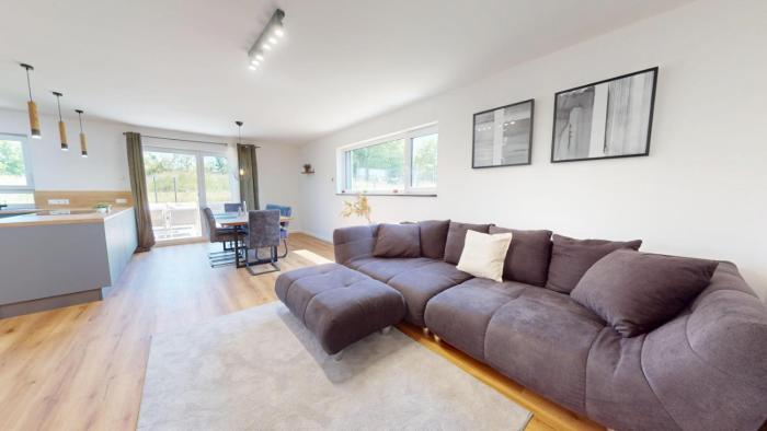 Homely Stay Greenfield Residence - 2BR House with Private Garden & 2,5 Bathrooms