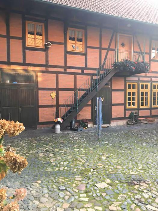 MODERN UND GEMÜTLICH Wohnen und Entspannen