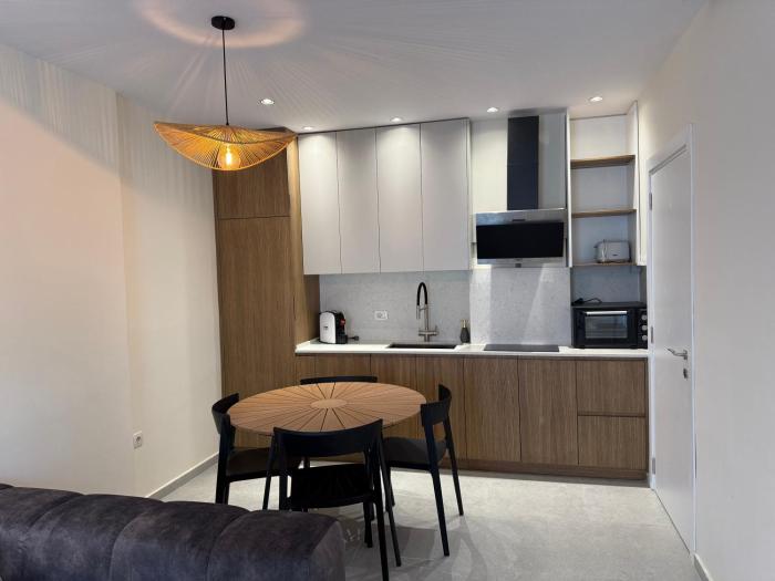 DUA s apartments, next to Ilyonis Hotel