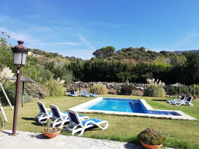 Spacious Villa with Private Pool, Mountain View, in Ubriquea