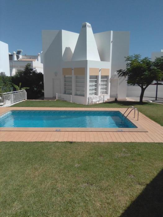 Elegant Villa in Albufeira with Private Pool.