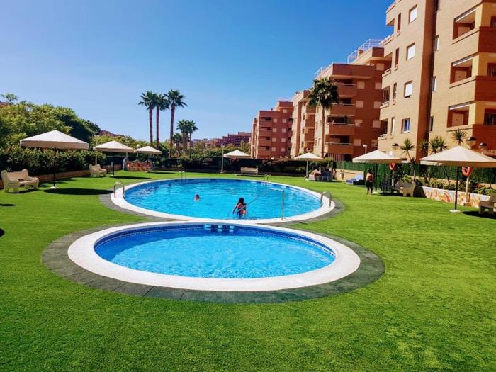 Modern apartment in Oropesa, 60 m², with shared pool