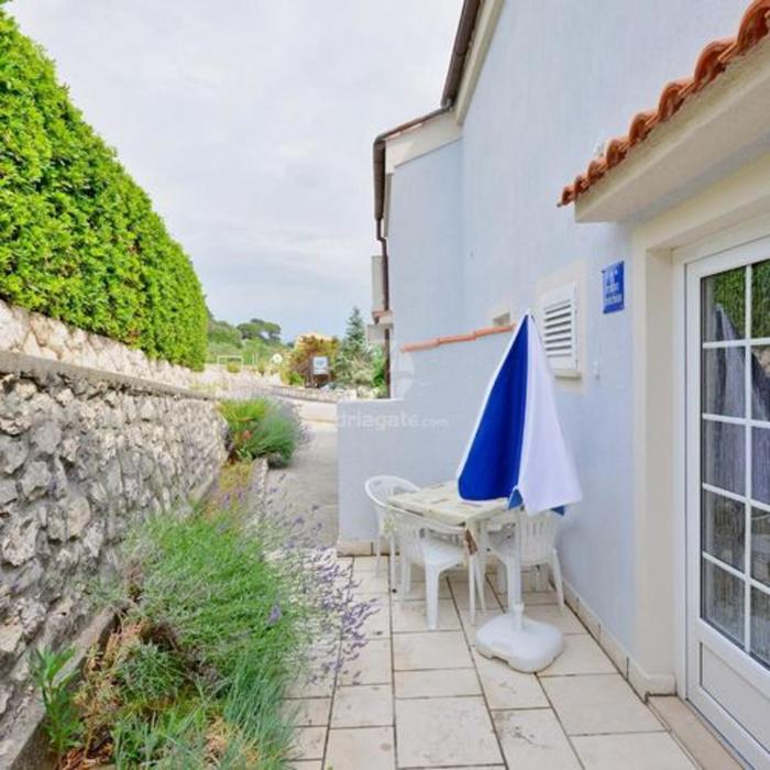 Charming apartment in Kampor with private garden - 28 m²