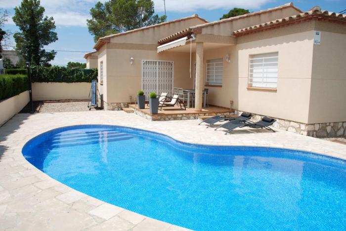 Comfortable House in Les Tres Cales with Private Pool