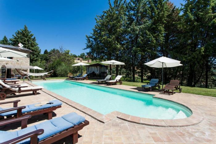 Charming House in Ramazzano with Pool