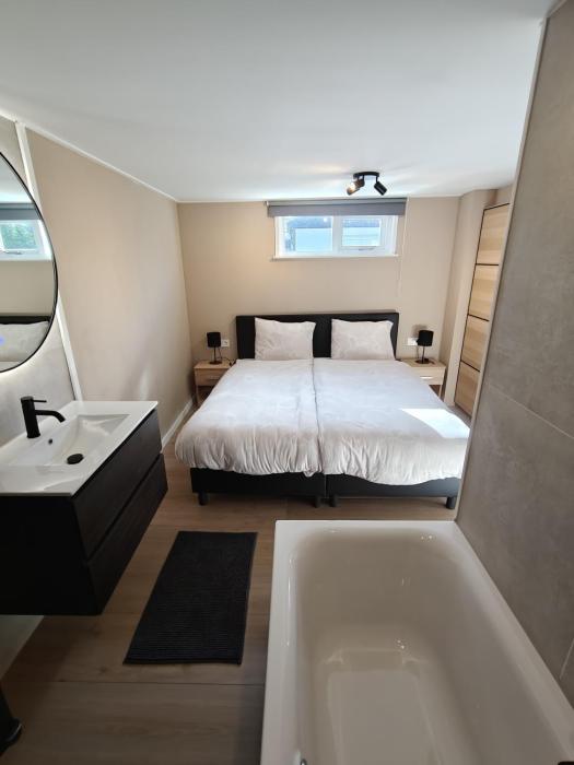 Luxe 6 persoons bungalow met 3 slaapkamers 2 badkamers en ensuite ligbad