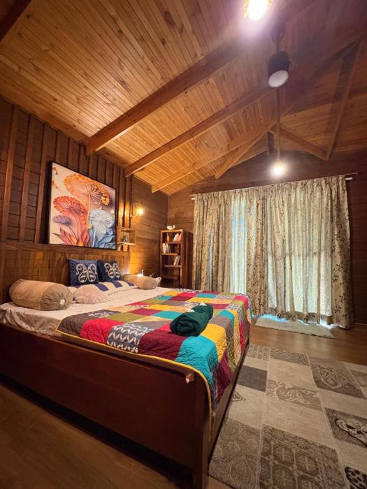 Stay in Greater Noida, Green Verandah 1BHK Wooden House