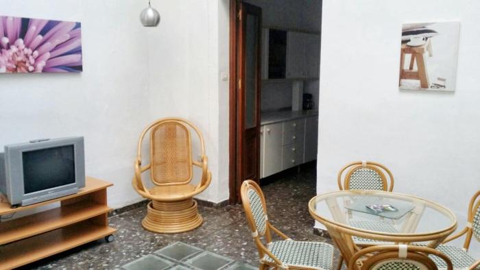 Spacious apartment in Cádiz 130 m² with balcony and city view