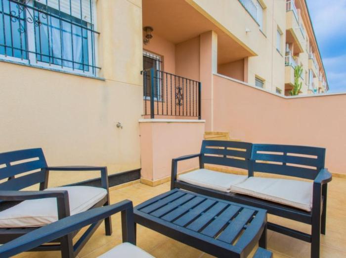 Lovely apartment with pool in Los Alcázares over 90 m²