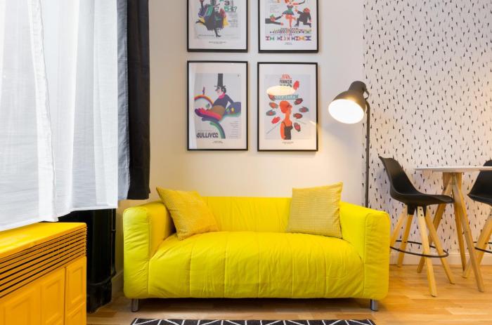 Top Location - Vibrant Downtown Escape