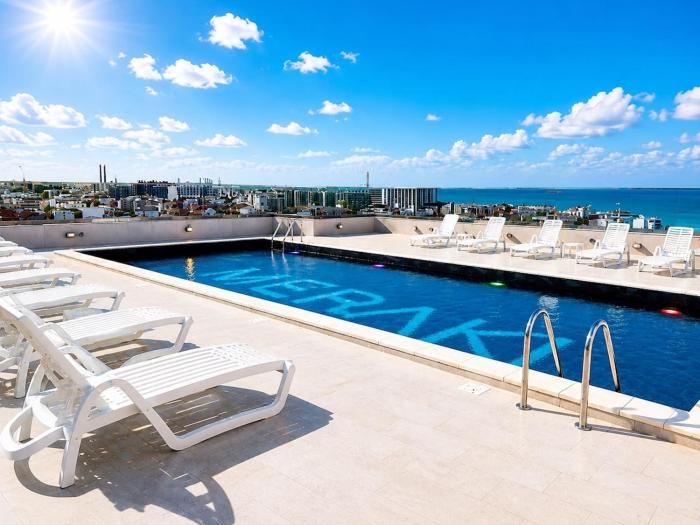 NeoPlace 39 by Meraki Pool & Spa Resort