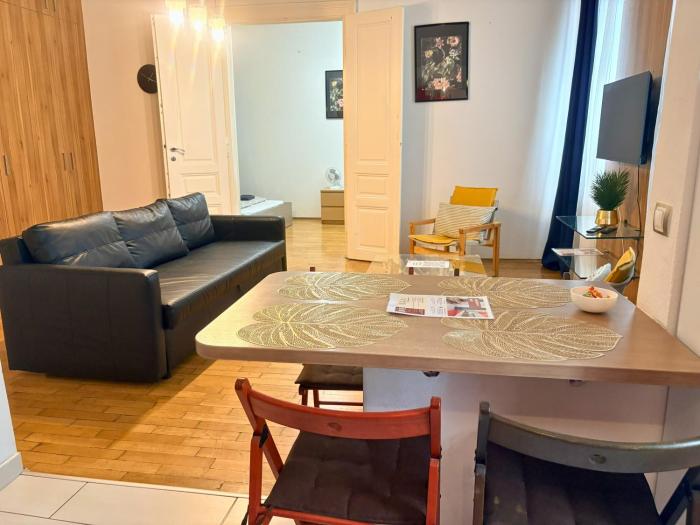 Apartman with parkIng in the Center - 500m from Hlavní nádraží