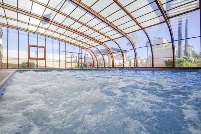 Accommodation with heated pool in Orihuela Costa