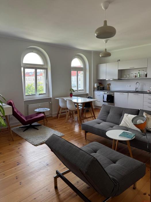 Best location on Kollwitzplatz, Prenzlauer Berg!