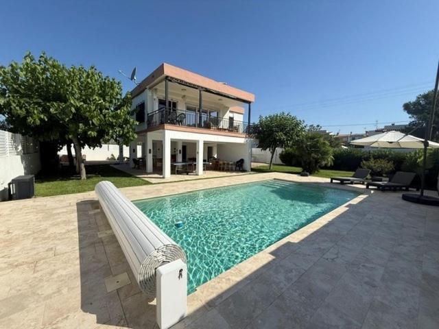Vacaciones en la playa piscina climatizada