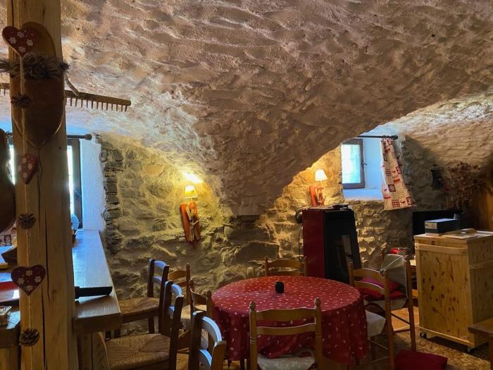 Charmant appartement atypique aux pieds des montagnes