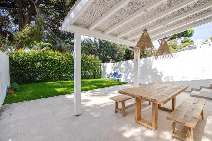 Stylish 2BD Duplex AC Wi-Fi Garden 5m to Beach