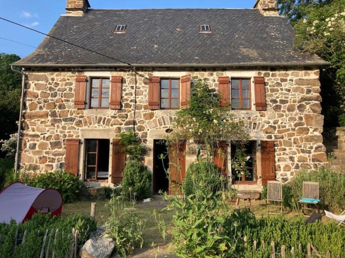 Authentic Country House with Charm in the Heart of the Auvergne Volcanoes