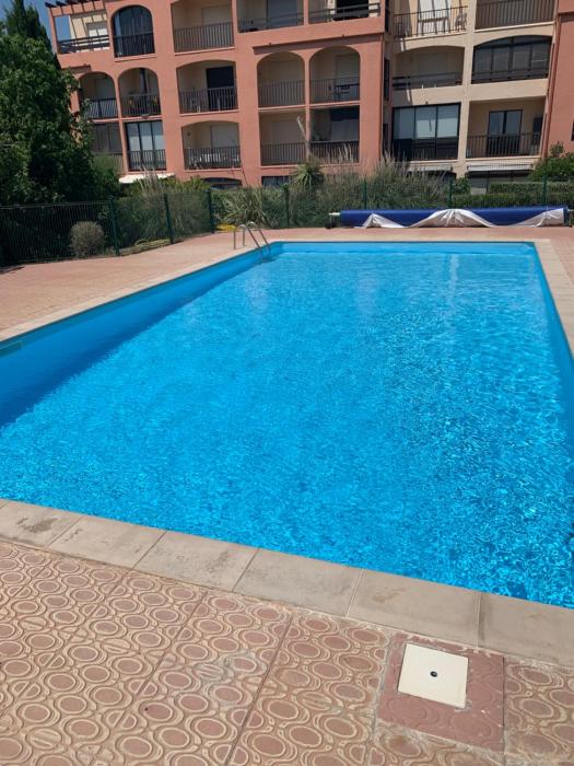 LAMOURETTE - Front de mer et piscine - Parking prive - WIFI