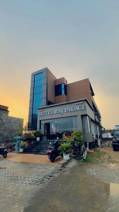 Hotel Raj Palace