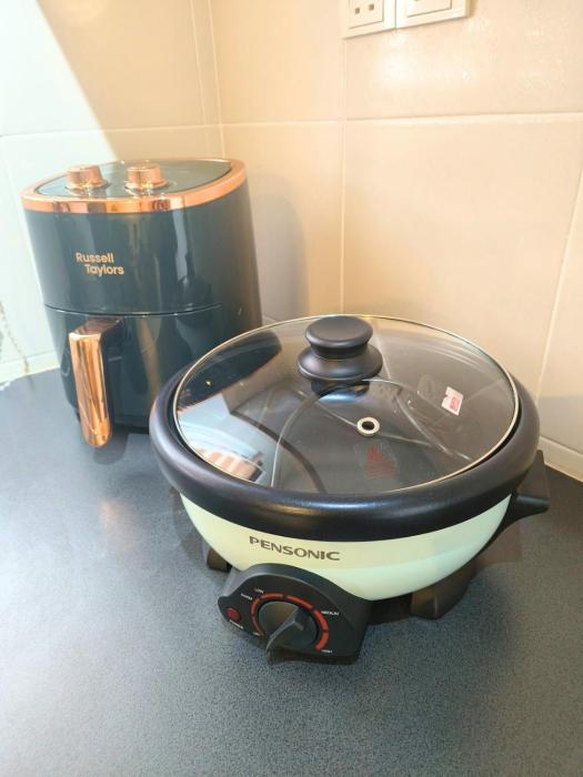 KLIA 2BRWi-fi Netflix Washer Dryer FULL Aircond