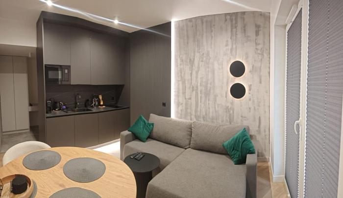 110 Grand Bulwar Apartment