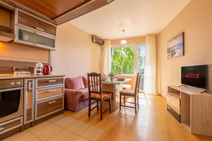Zelenika apartment with free parking