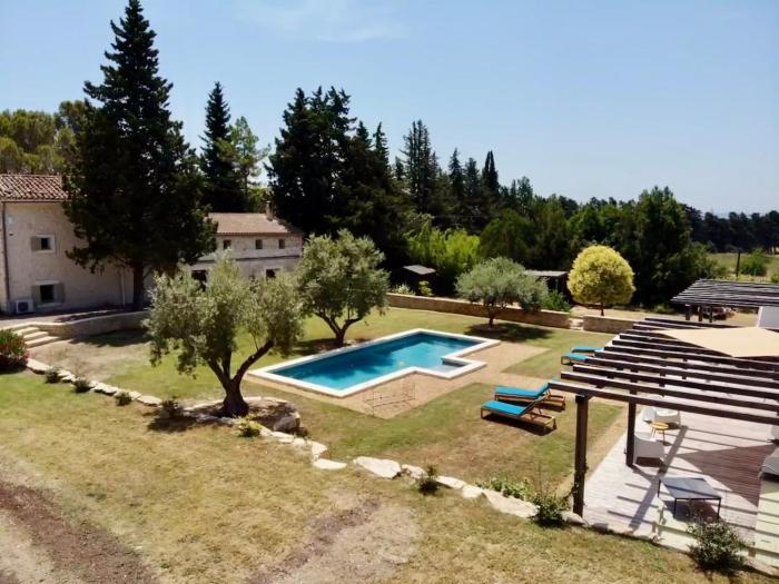 Mas de caractère, piscine privée, provence