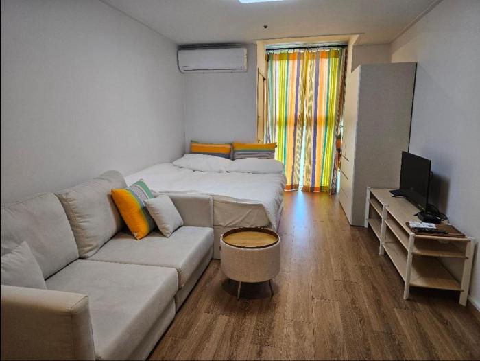 Hongdae Penthouse2