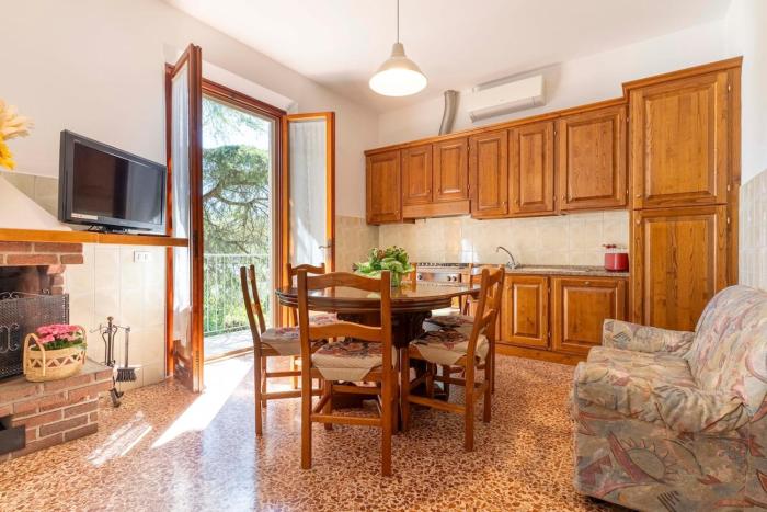 Tuscan house between Pisa and Florence, for 8 and FreeParking