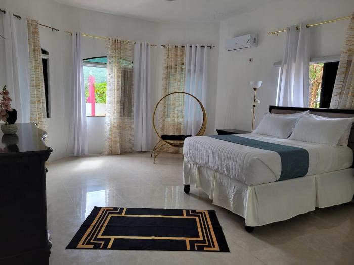 Zee Cameron an exquisite house with modern decor